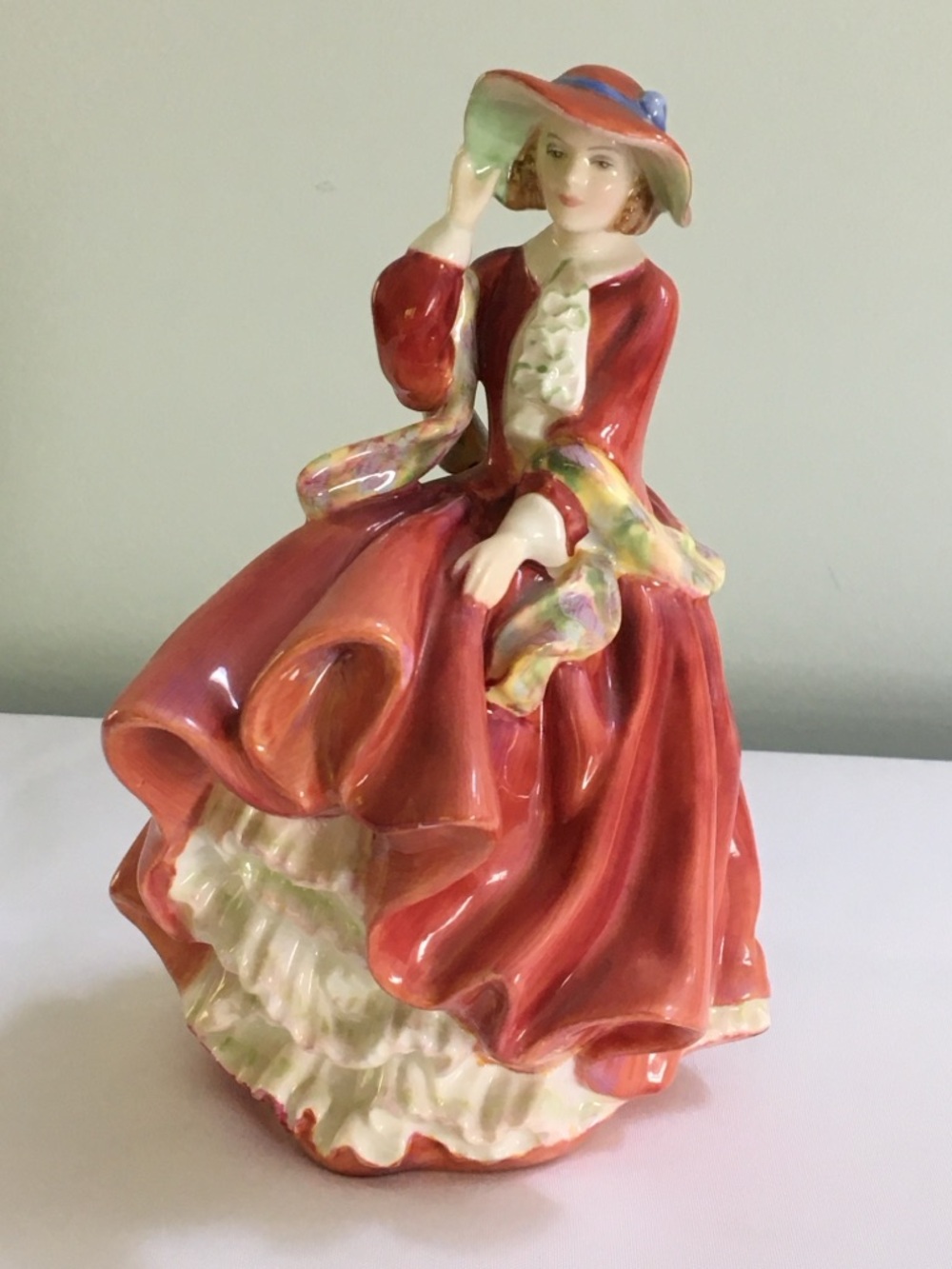 Royal Doulton Figural Porcelain – Top o’ the Hill HN1834 – England